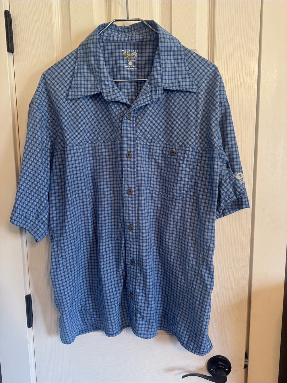 Men’s size XL Mountain Hardwear Madris style plaid short sleeve button up shirt.